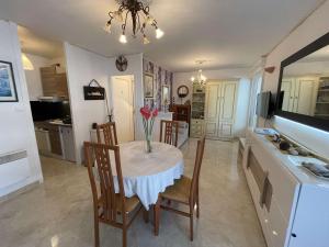 Appartement spacieux 4 pers, balcon, vue mer, proche plage, parking, ménage inclus - FR-1-224C-116