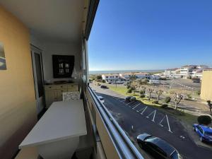 Appartement spacieux 4 pers, balcon, vue mer, proche plage, parking, ménage inclus - FR-1-224C-116