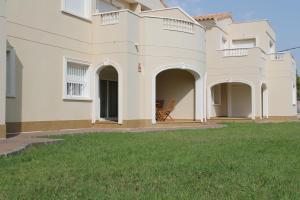 Apartamento nuevo en urbanización a 250 metros de la playa