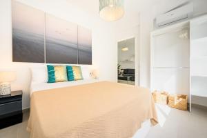 New, center and beach by 10ToSea