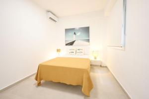 New, center and beach by 10ToSea