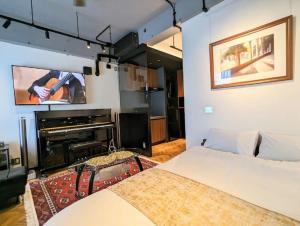 Acoustic GARAGE by Tranova