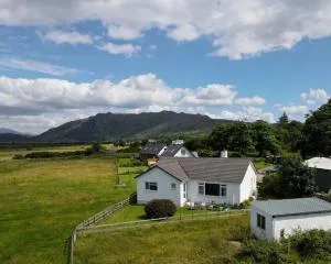 The Sheiling holiday home with gorgeous views over the isles - 马莱格