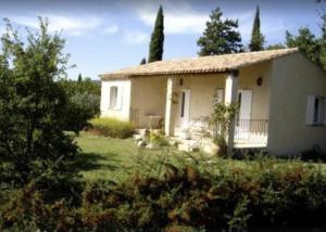 Maisons de vacances En plein coeur du Luberon, au calme, meuble de tourisme, vue sur la campagne : photos des chambres