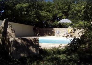 Maisons de vacances En plein coeur du Luberon, au calme, meuble de tourisme, vue sur la campagne : photos des chambres