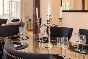 Appartements Suites Mana - MATAHINA avec VUE SUPERBE sur la Place DUCALE et Parking prive inclus : photos des chambres