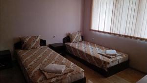 Запряновата къща