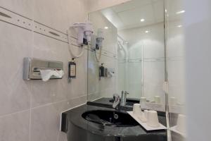 Hotels Hotel Saint Christophe : photos des chambres