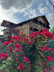 La Curtea Veche - Cupşeni