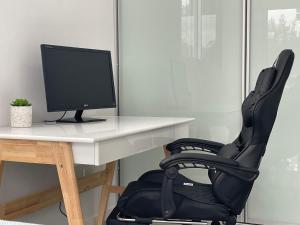 Blue Haven Retreat - Beverly Hills 208