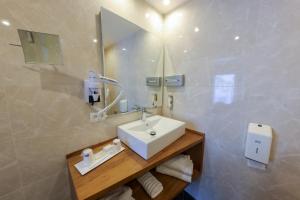 Hotels Hotel Saint Christophe : photos des chambres