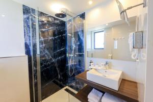 Hotels Hotel Saint Christophe : photos des chambres