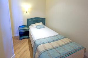 Hotels Hotel Saint Christophe : Chambre Triple Standard - Vue Partielle sur Mer