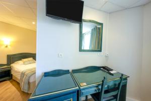 Hotels Hotel Saint Christophe : photos des chambres