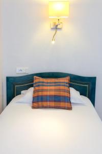 Hotels Hotel Saint Christophe : photos des chambres