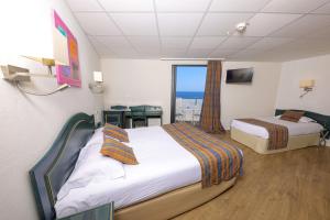 Hotels Hotel Saint Christophe : photos des chambres