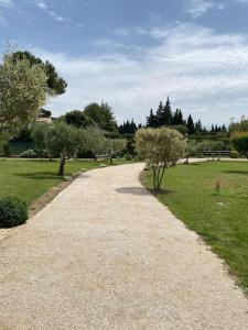 Maisons de vacances Maison avec ses 2 terrasses et sa piscine : photos des chambres