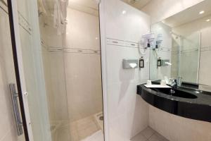 Hotels Hotel Saint Christophe : photos des chambres