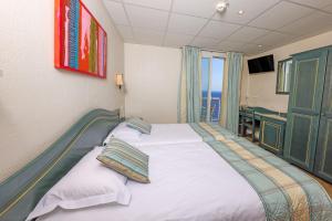 Hotels Hotel Saint Christophe : photos des chambres