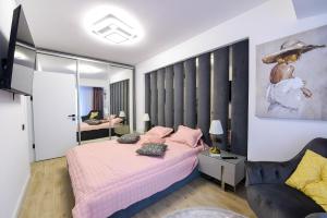 Apartel Golden Infinity