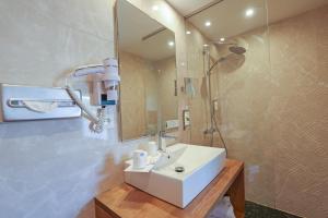 Hotels Hotel Saint Christophe : photos des chambres