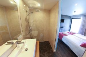 Hotels Hotel Saint Christophe : photos des chambres