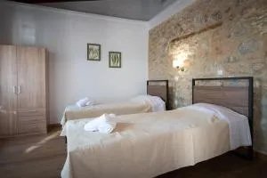 Traditional stone house - Kastanéa