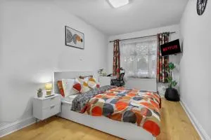 Flat in London, Close to Station - Barkingside