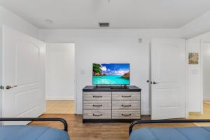 2BR condo minutes to Disney Springs