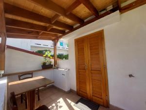 Studio Apartment Iva - 50 m from the sea 
