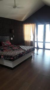 Manali Beach Resort