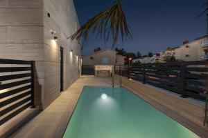 VILLA AZZURO MALINSKA - Luxury suite with private pool