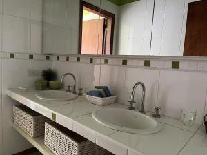 Casa de campo en club privado Benquerencia