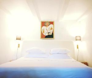 Maisons de vacances 1700's Country House with large Private Pool & Gardens : photos des chambres