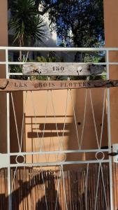 Les Bois Flottés . Plage de la Verne