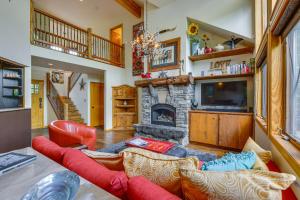 Frisco River Home On Bike Path and Near Main St! - 3hvězdičkové hotely ve městě Frisco