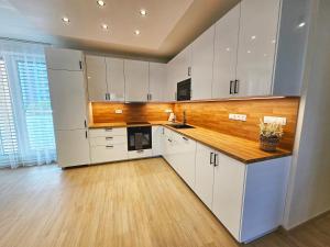 3 room Apartment 2x balcony, new building, 21