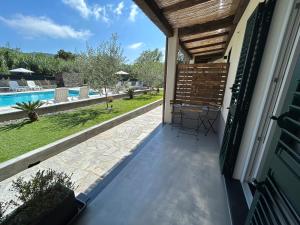 Queen Room with Pool View