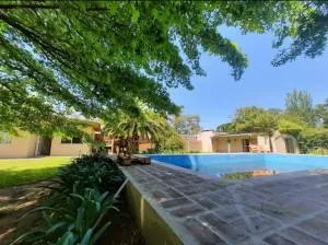 Casaquinta en la Laguna de Lobos - Saladillo