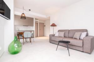 Contrada del Nonno Apartments (city center - private parking on-site)