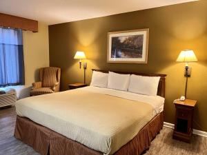 King Room room in FairBridge Inn Express Mount Vernon