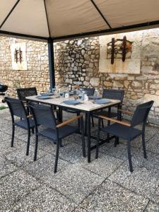 Maisons de vacances Cosy French gite set in peaceful Charente : photos des chambres