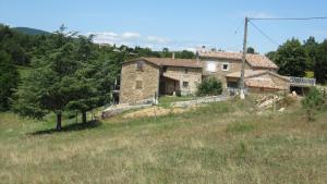 Maisons de vacances Ancienne ferme tranquille en Haute Ardeche : photos des chambres