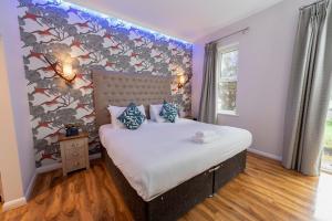 Superior King Room room in Forest Park Country Hotel