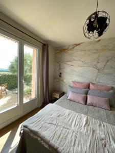 B&B / Chambres d'hotes Chambre d'hotes avec Jacuzzi Ventoux Cocoon : photos des chambres