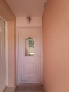 Studio neuf proche Camargue