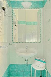 Triple Room with Balcony - Separate Building room in Hotel Loretta & Dependance