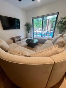 Luxury Aldea Zama 2bed - 2bat Apartment Private Terrace & Swim Up