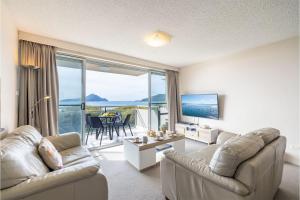 Ocean Shores, 7 27 Weatherly Cl - waterfront with fabulous views and WiFi