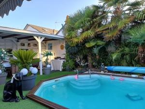 maison calme avec piscine palmiers 300m de la plage pornichet centre